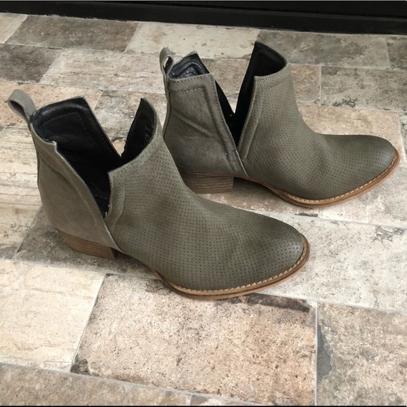 diba true stop by ankle boot